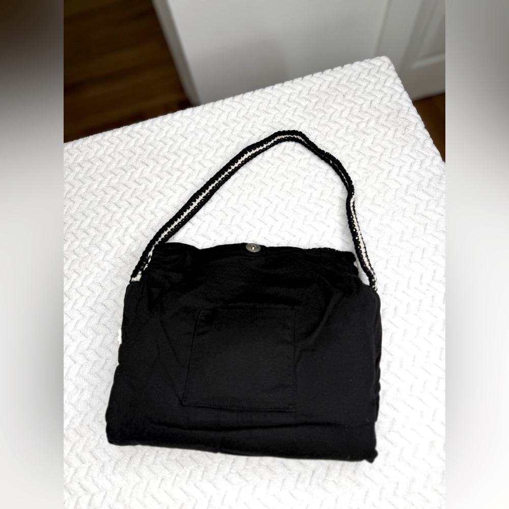 Black and Cream Chevron Shoulder Bag - Picture 5 of 11